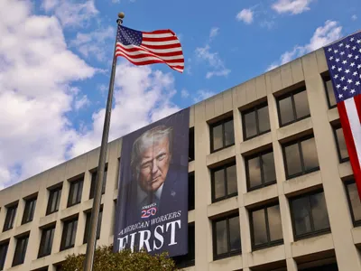 Portretul lui Trump, pe trei etaje (sursa: Facebook/U.S. Department of Labor)