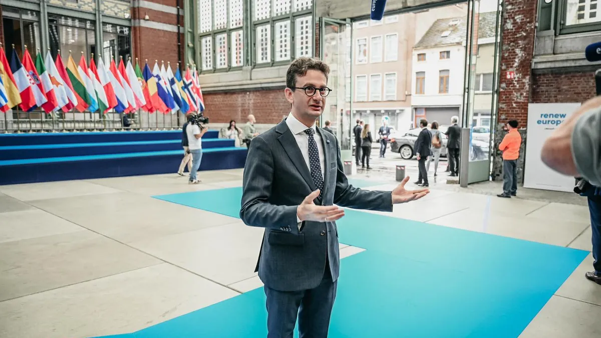 Deputatul USR Iulian Bulai se plimbă la Muntele Athos pe banii contribuabililor Foto: Facebook