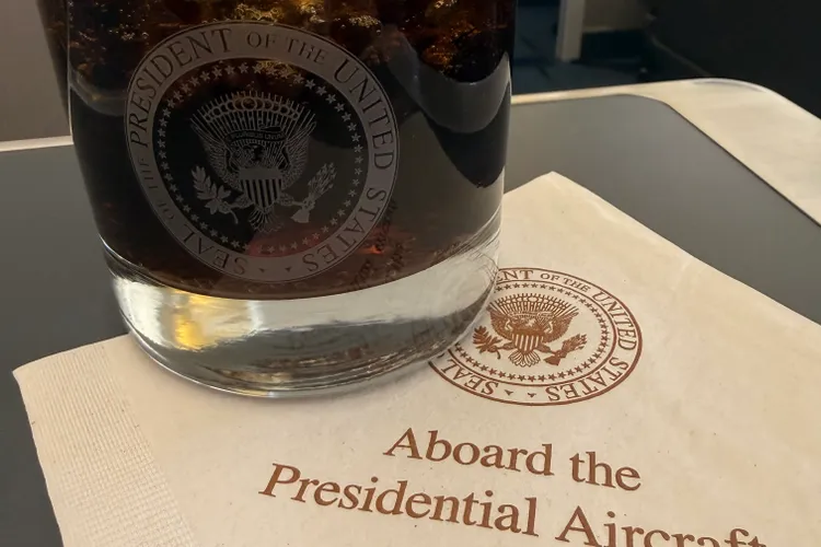 Ce mâncare se servește la bordul Air Force One Foto: X/Twitter Reagan Reese