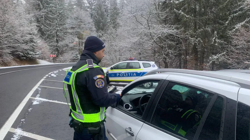 Băut, fără permis, cu mașină furată (sursa: Facebook/Poliția Brașov)