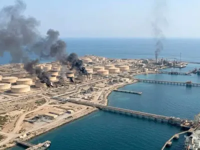 Explozii în Iran, atacuri asupra Insulei Kharg (sursa: marineinsight.com)