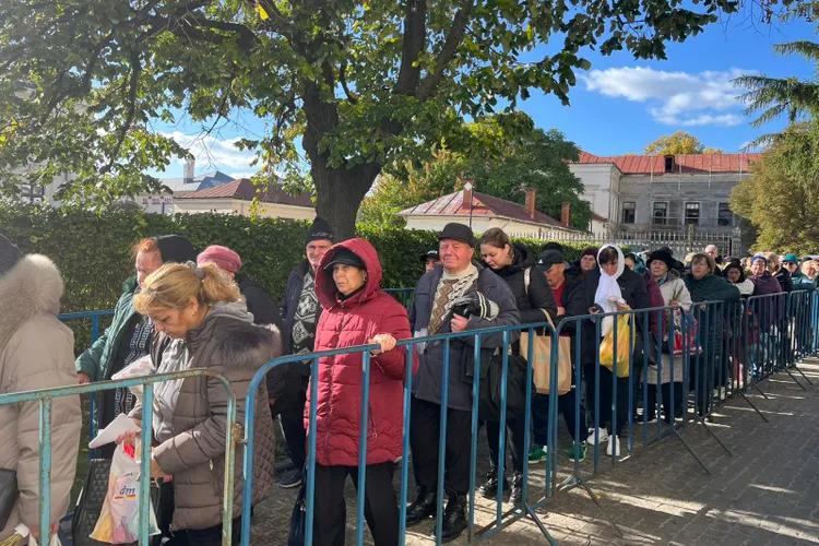 Sfânta Parascheva, record de pelerini la Iași (sursa: ziaruldeiasi.ro)