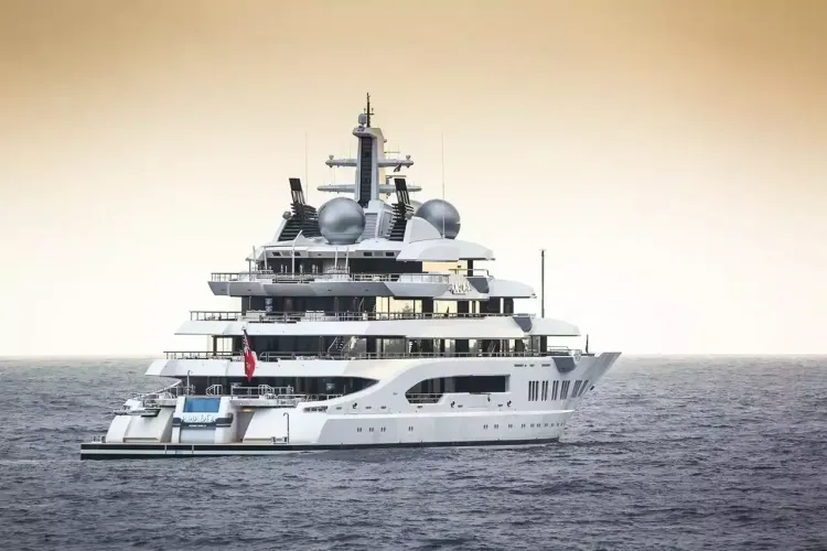 Un iaht rusesc, pierdut de oligarhi (sursa: superyachtfan.com/)