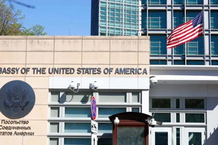 Americanii trebuie să părăsească "imediat" Rusia (sursa: voanews.com)