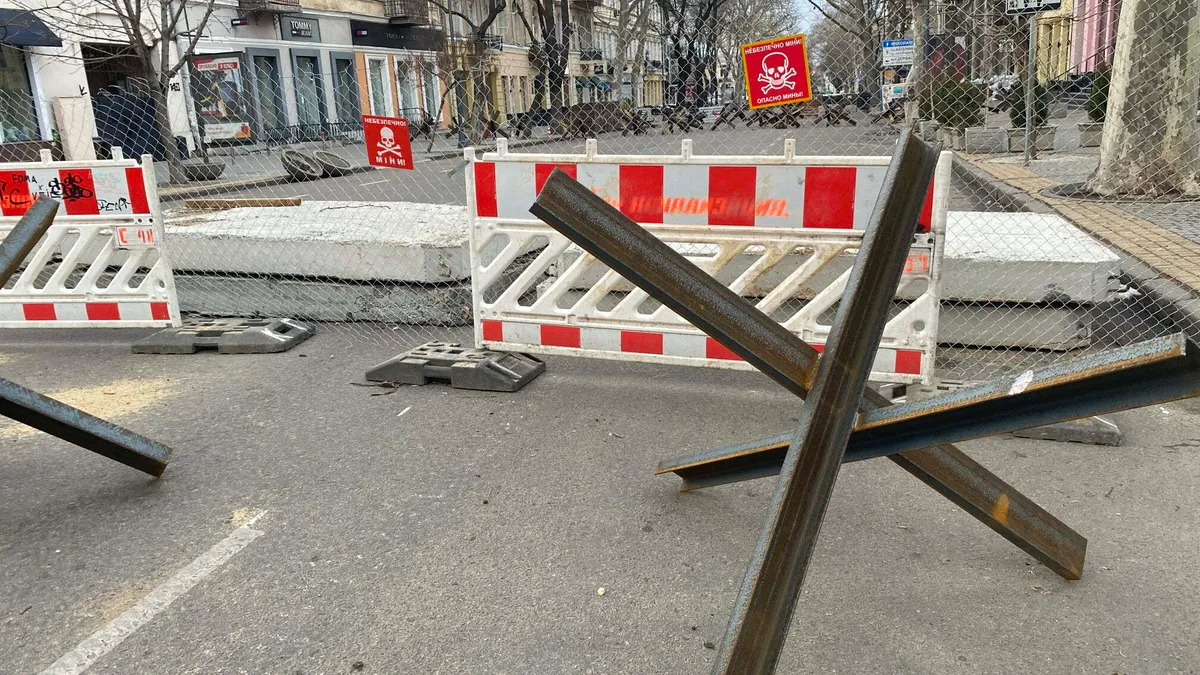 Rusia ocupă, pas cu pas, coastă Mării Negre și se apropie de Odesa. De aici la granița cu România sunt circa 150 km Foto: Twitter Lindsley Hilsum