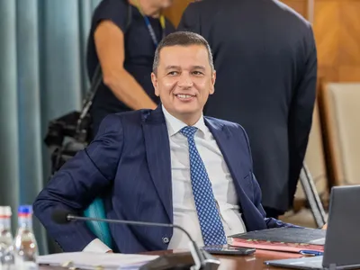 Sinecuristul lui Grindeanu: absolvent de geografie, șef peste aeroporturi, căi ferate și porturile Dunării Foto: Facebook