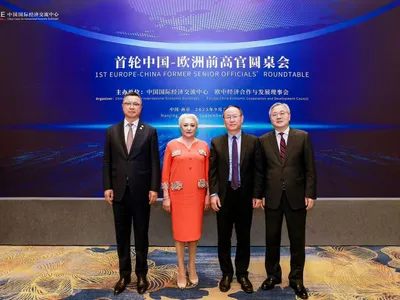 Fost premier PSD, pe deplin angajat în promovarea intereselor Chinei comuniste Foto: Casa Romano-Chineza