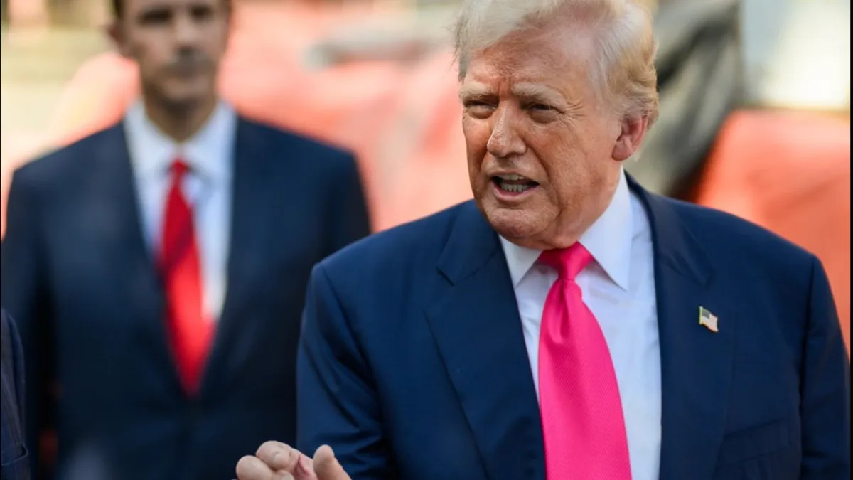 Donald Trump îl amenință pe Putin (sursa: Facebook/The White House)