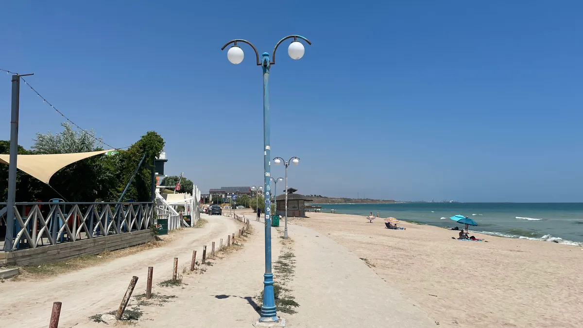 Vama Veche - plaje goale, restaurante pustii (sursa: defapt.ro)