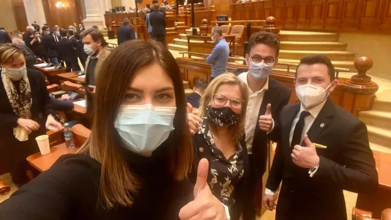 Legea plafonării și compensării facturilor la energie, votată unanim (sursă: Facebook/Cristina Prună)