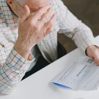 Ce impozite trebuie să plătească pensionarii în 2026: ce scutiri se păstrează și ce s-a schimbat
