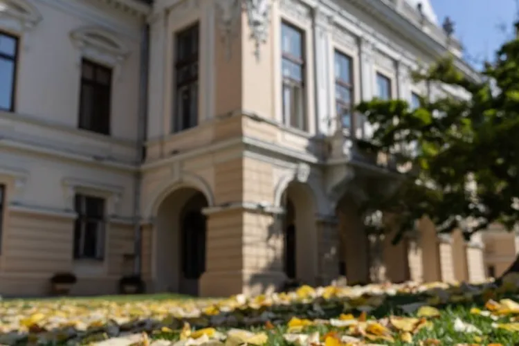 Cea mai nesimțită primărie: nu-și plătește facturile la apă la timp, apoi se judecă pe penalități