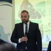 Bolojan ironizează numirea teologului PSD Bogdan Mîndrescu la conducerea Aeroporturilor București Foto: Facebook