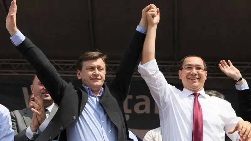 Ponta s-a suspendat din PSD acuzându-l pe Crin Antonescu că reprezintă „sistemul” Foto: Hotnews