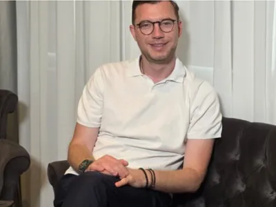 A împrumutat bani de la cămătari, astăzi conduce un business folosit de aproape un milion de români