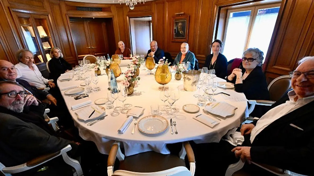 Academicienii Goncourt vor veni în România (sursa: Facebook/Académie Goncourt)