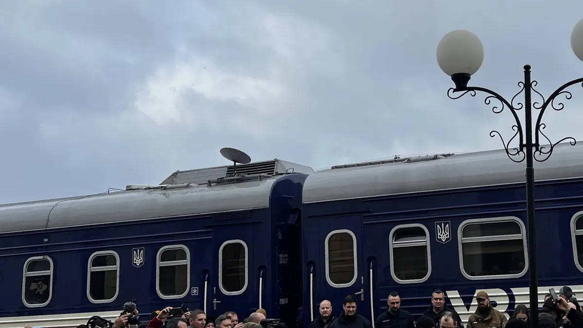 Starlink-ul lui Elon Musk va asigura internet în trenurile ucrainene Foto: Twitter