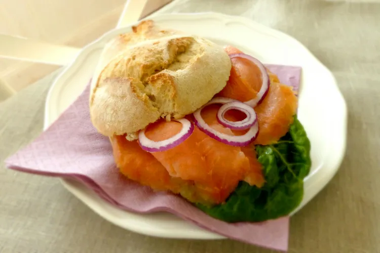 Ocean Fish retrage un lot de somon contaminat (sursa: Pexels/Roger Cziwerny)