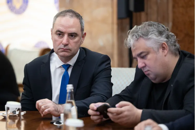 Nazare desființează orice creștere de cheltuieli cu salariile bugetarilor: deja consumă 40% din veniturile bugetului, cel mai mare procent din UE