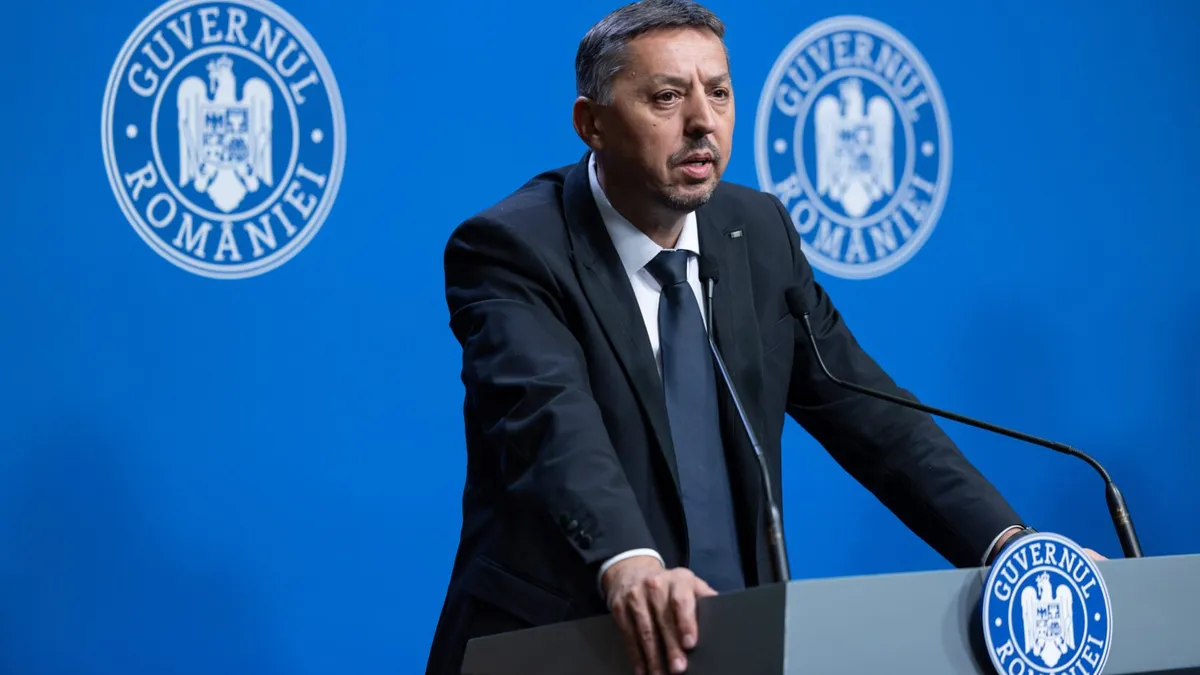 „Nu sunt bani pentru plata salariilor şi burselor”, susține Daniel David Foto: gov.ro