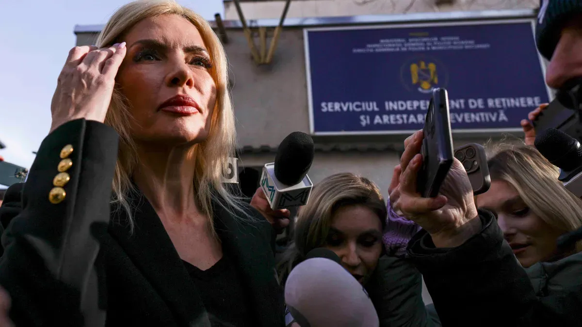 Laura Vicol, înghesuită cu noi acuzații