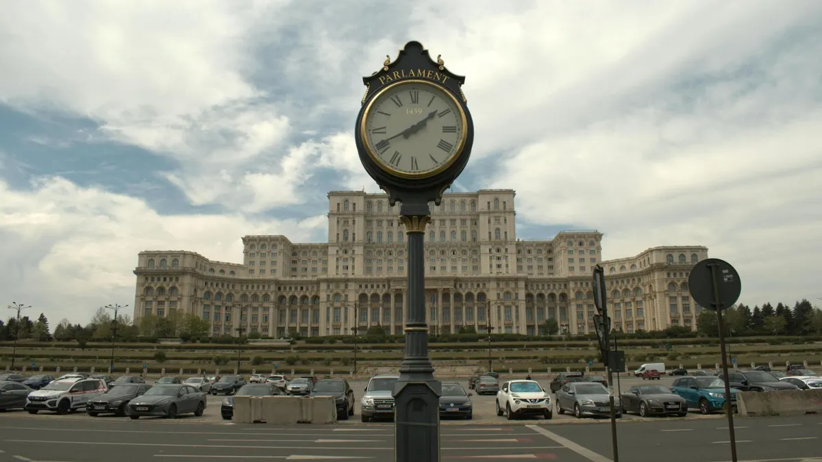 COTAR reclamă creșterea prețului polițelor RCA (sursa: Pexels/Jack Paschalidis)