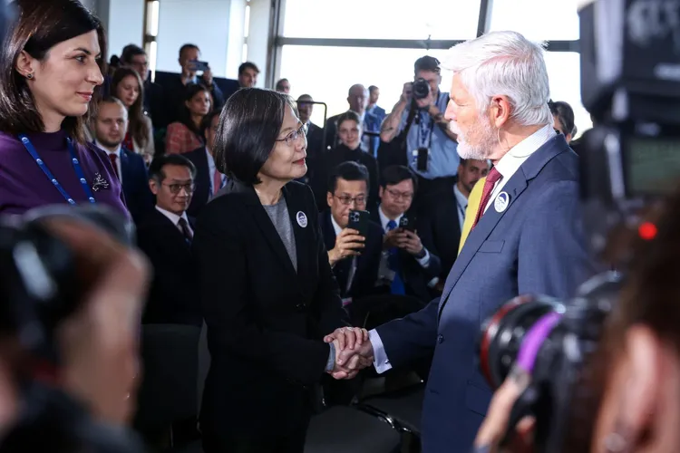 China protestează până și în legătură cu călătoriile unui fost președinte taiwanez, acuzând țările europene unde Tsai Ing-wen are întâlniri că susțin "separatismul"