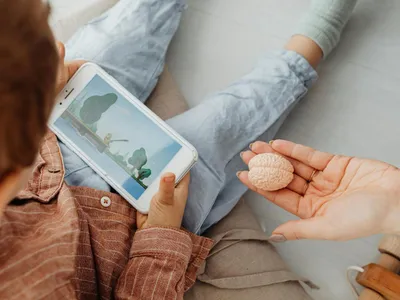 Rețelele sociale transformă copiii în „narcomani” online (sursa: Pexels/Karolina Grabowska www.kaboompics.com)