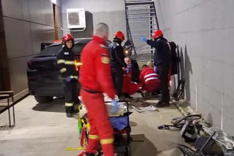 Accident grav provocat de o pensionară specială, de 51 de ani, cu BMW X6 Foto: Captură video