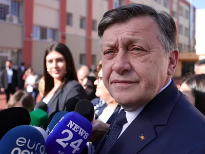 Crin Antonescu se retrage în șomaj refuzând să îndemne la un vot împotriva lui Simion Foto: Inquam/Octav Ganea