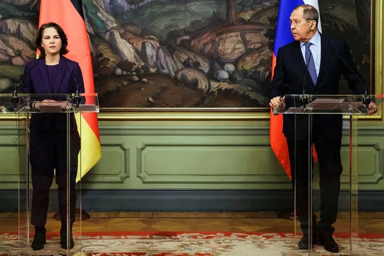 Germania preia controlul asupra filialei naţionale a Gazprom. Tot azi, guvernul de la Berlin expulzează zeci de diplomați ruși