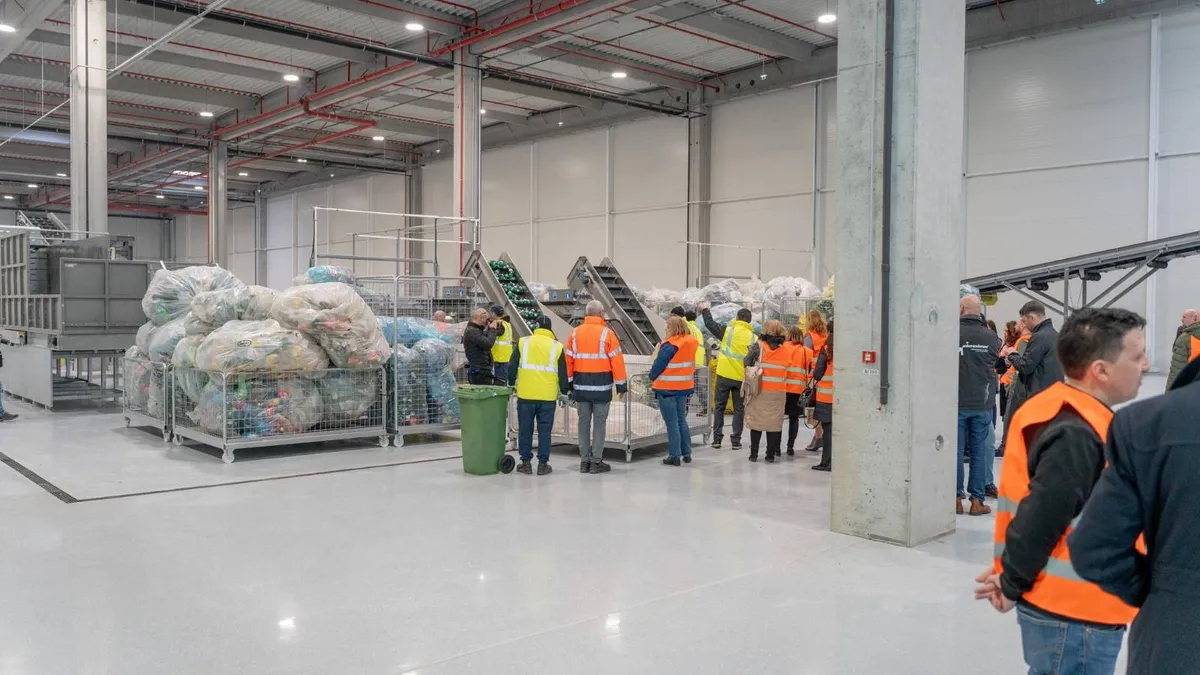 RetuRO anunță performanțe în reciclarea ambalajelor (sursa: Facebook/RetuRO SGR)