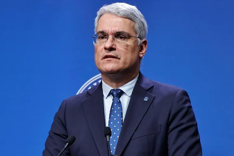 Pîslaru critică tertipul concediului paternal (sursa: Facebook/Dragoș Pîslaru)