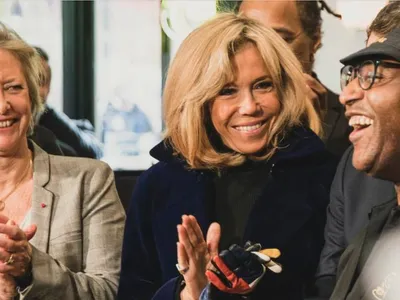Brigitte Macron își va dovedi feminitatea (sursa: Facebook/Emmanuel Macron)