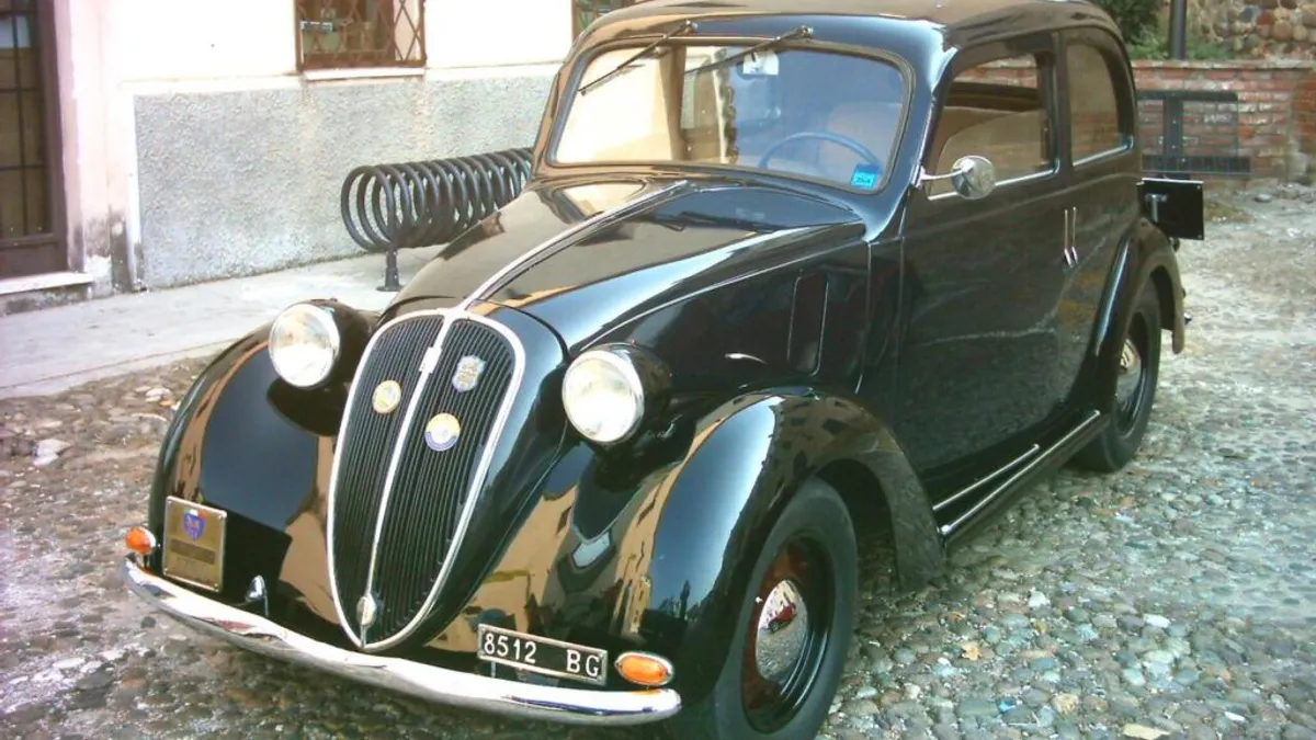 Străbunic al Fiatului, înmatriculat la Iași (sursa: ziaruldeiasi.ro)