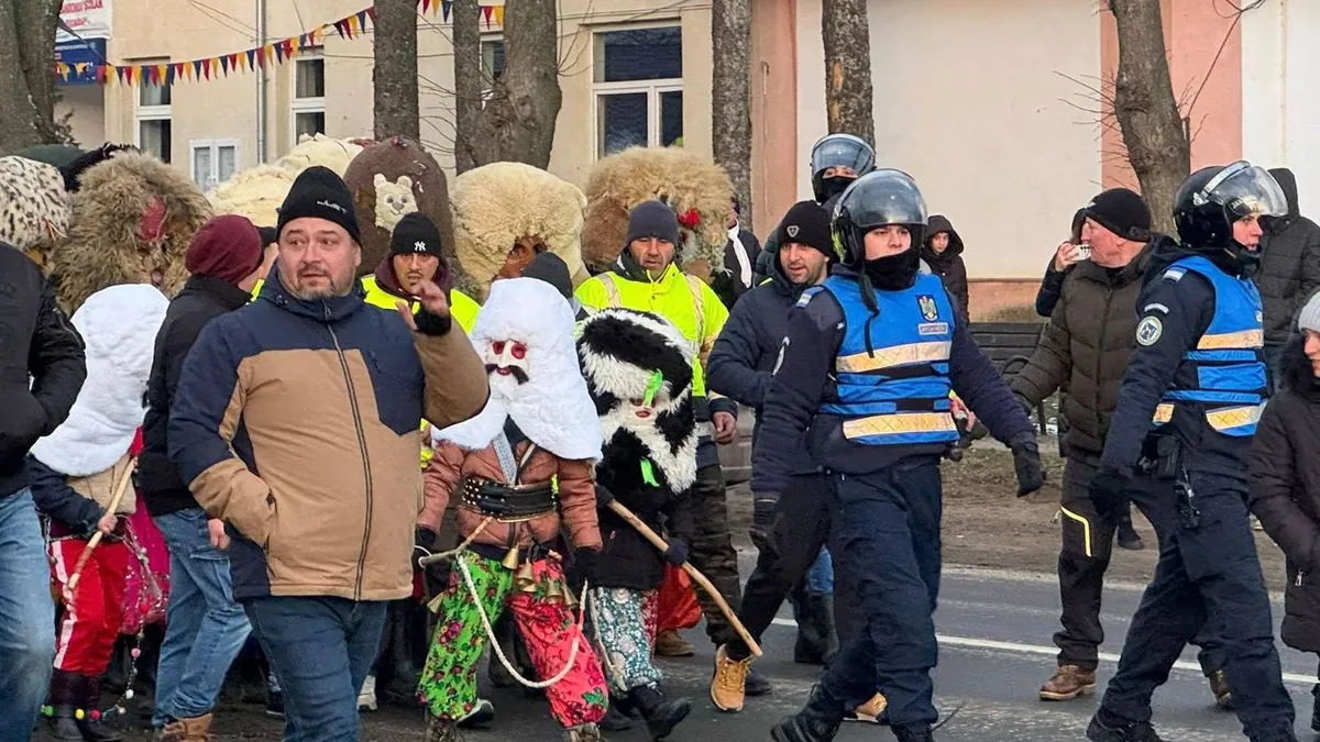 Ciomăgeala de la Ruginoasa, intervenția jandarmilor (sursa: Facebook/Instituția Prefectului - Județul Iași)