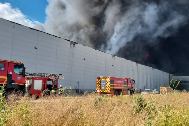 Incendiu de proporții în zona Bolintin (sursa: Facebook/ISU Giurgiu)