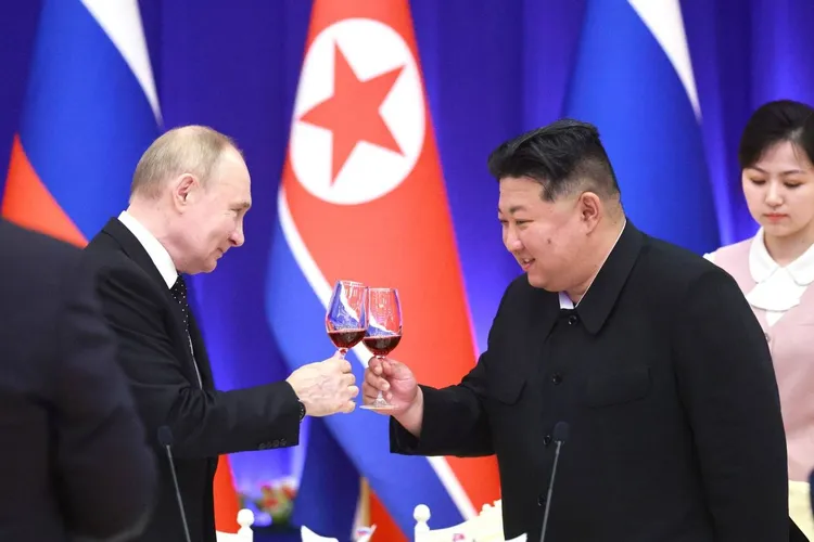 Vladimir Putin promite ajutor militar Phenianului (sursa: kremlin.ru)