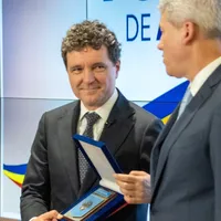Predoiu încearcă să acopere tunul Sig Sauer de 816 milioane de euro. Reacția după dezvăluirile DeFapt.ro (sursa: Facebook/Cătălin Predoiu)
