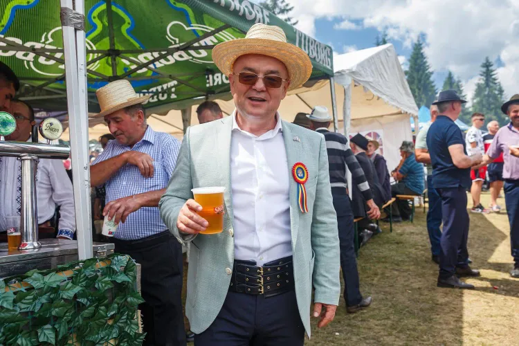 Boc află acum că Molotov este cetățean de onoare al Clujului Foto: Facebook