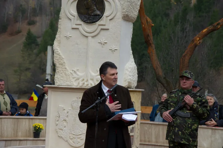 PSD l-a propus, până la urmă, pe „omul Gazprom”, Iulian Iancu, în conducerea ANRE. În martie, Ciolacu a solicitat avizul SRI, dar nu se știe dacă acesta a fost dat