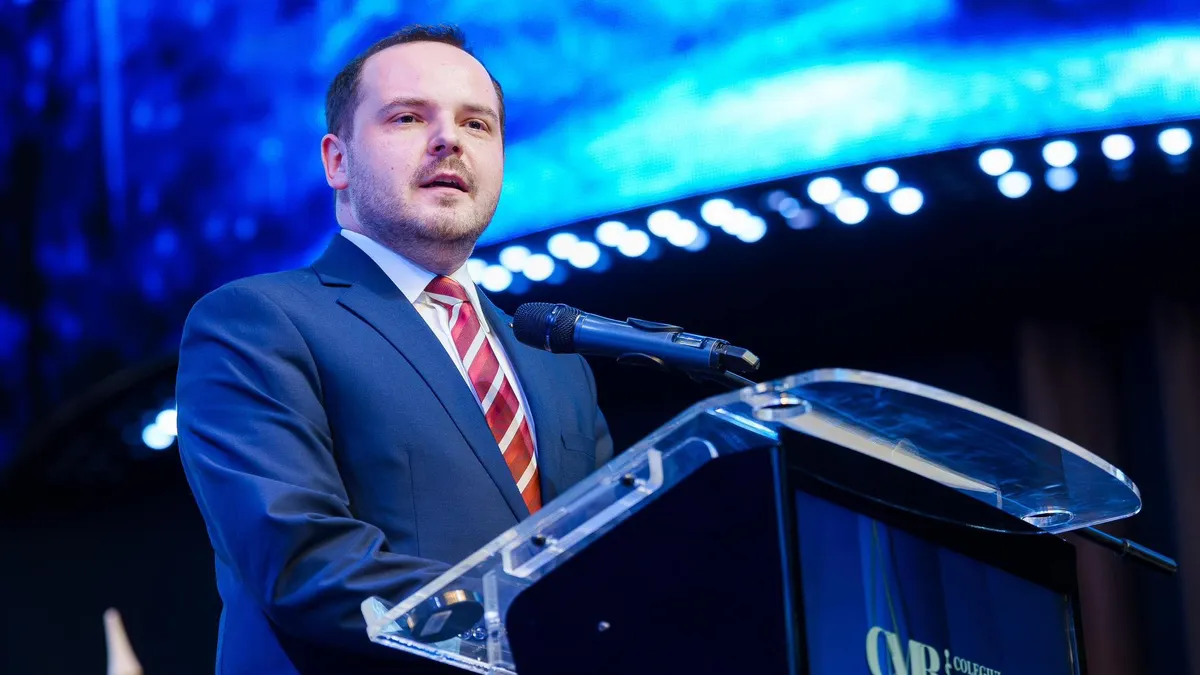 Vaccinuri COVID, contract cu Pfizer contestat (sursa: Facebook/Alexandru Rogobete)