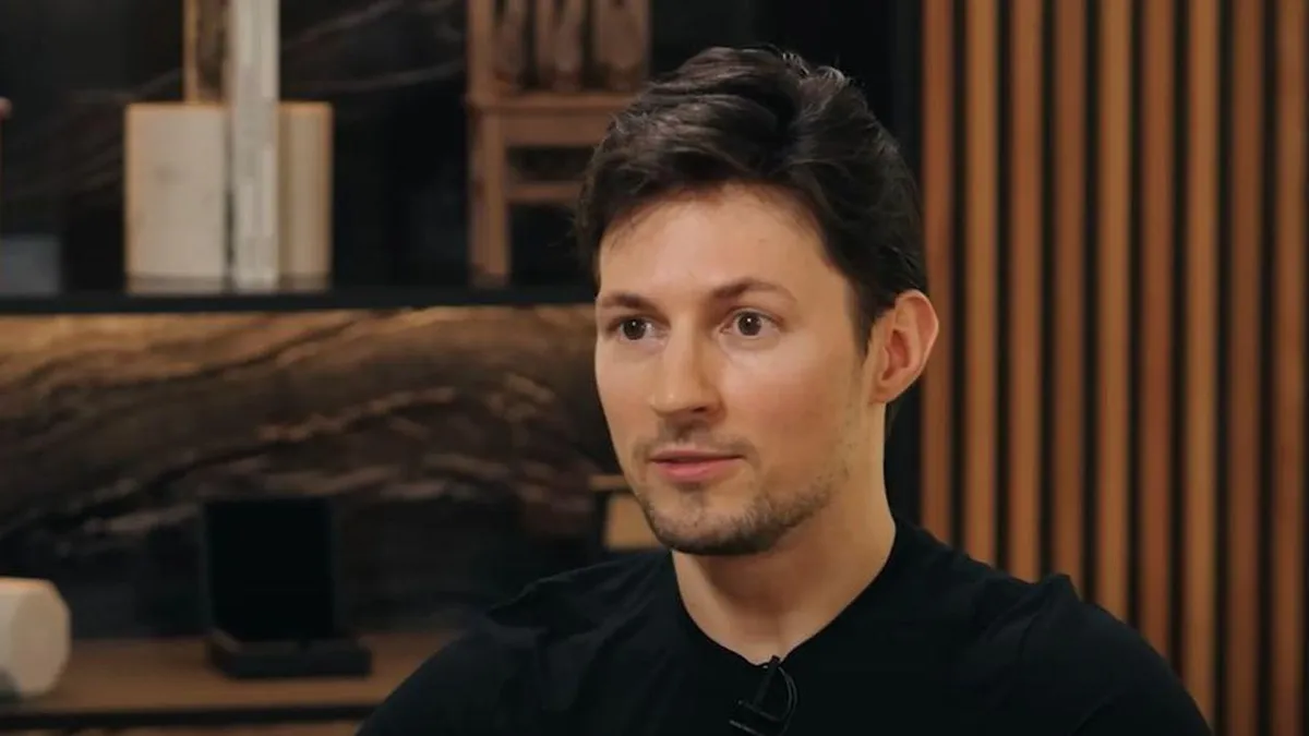 Tensiunile cresc între Rusia și Franța (sursa: X/Tucker Carlson)