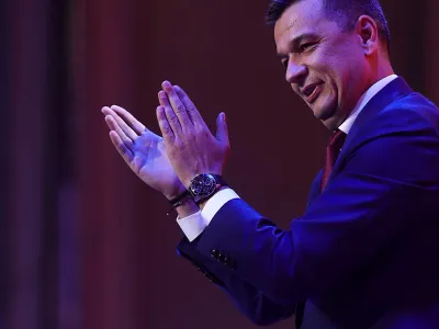Grindeanu și-a secretizat numărul de like-uri, pe Facebook, ca să nu se știe câți râd de el Foto: Inquam/Ganea