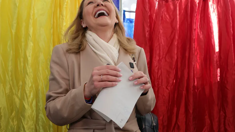 Primele rezultate oficiale de la exit-poll-uri arată că Elena Lasconi este pe locul II Foto: Inquam/Octav Ganea