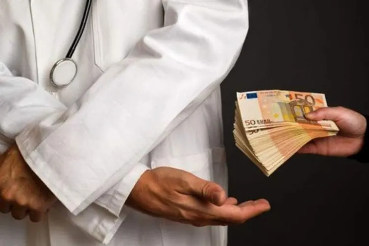 Șeful IML Iași, condamnat pentru mită (sursa: ziaruldeiasi.ro)