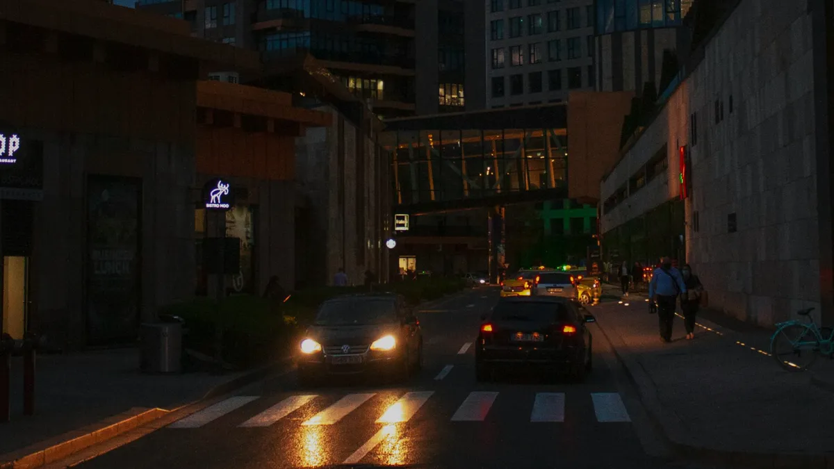 Iașiul poate rămâne fără servicii publice (sursa: Pexels/Mihai Gutsan)