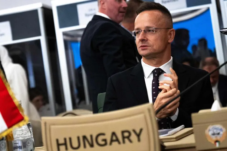 Ungaria acuză Ucraina de ingerință politică (sursa: Facebook/Szijjártó Péter)