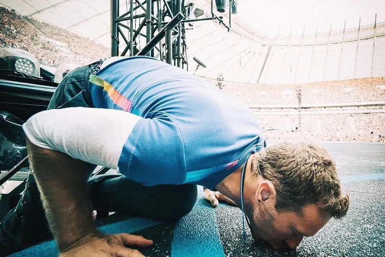 Solistul Coldplay, Chris Martin, le spune fanilor să fie alături de familia lui Charlie Kirk Foto: Instagram