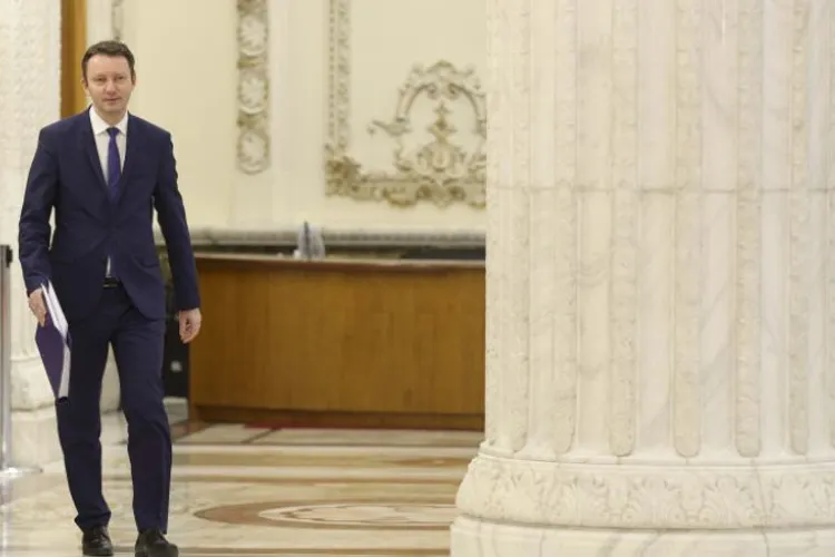 Unde lovește programul Mureșan în interesele PSD: listări pe bursă, concesionări, oprirea naționalizărilor. PSD susține că este „trădare”